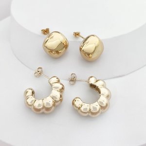 Dos Aretes Chunky Oro Laminado